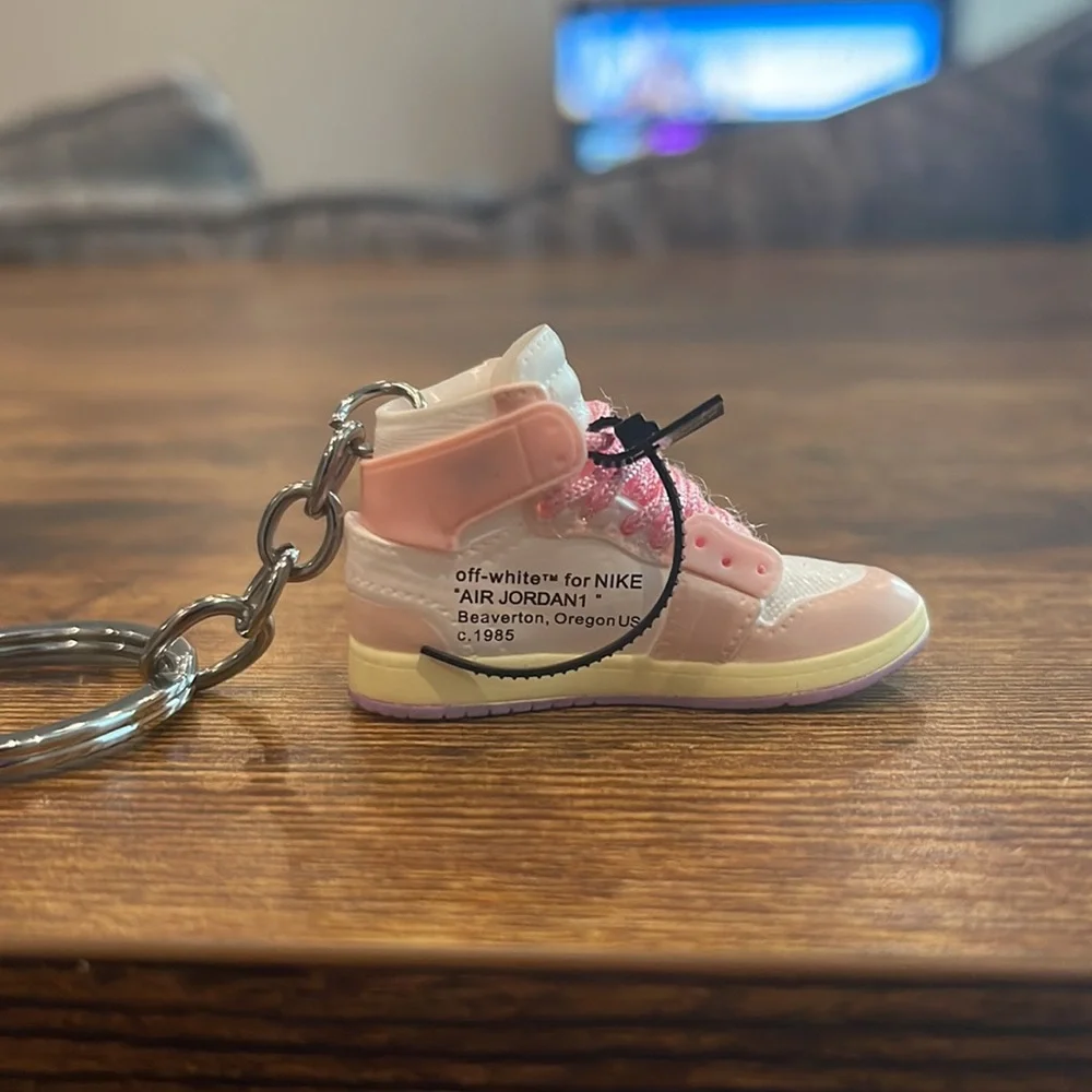 Off-white for Nike. “Air Jordan One” keychain. - Picture 2 of 3